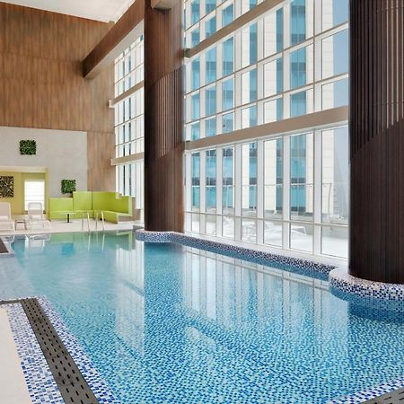 Element By Westin City Center Doha Exterior foto Swimming pool
