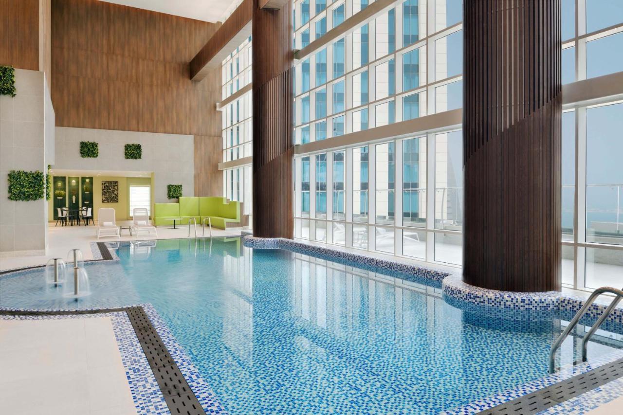 Element By Westin City Center Doha Exterior foto Swimming pool
