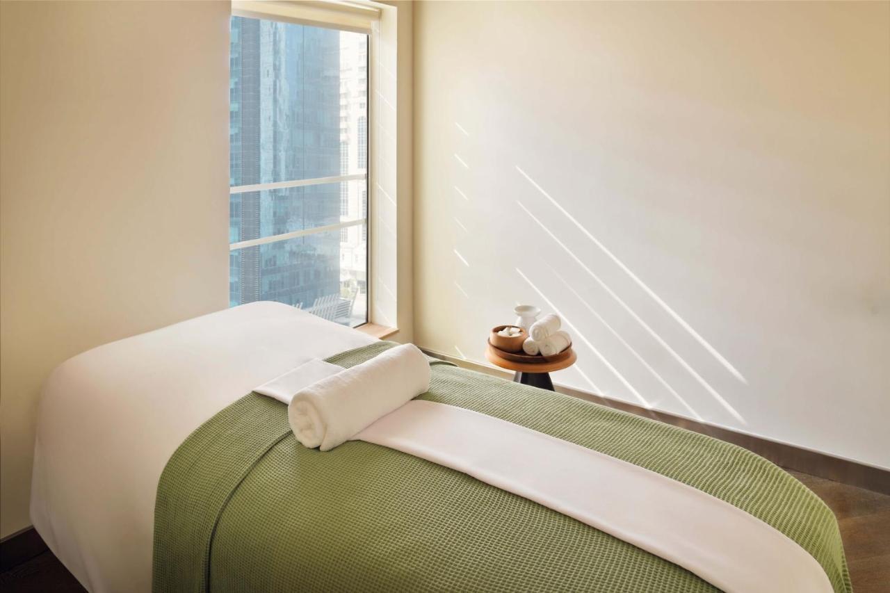 Element By Westin City Center Doha Exterior foto A massage bed